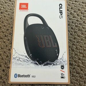 JBL Clip 5 Black Portable Speaker